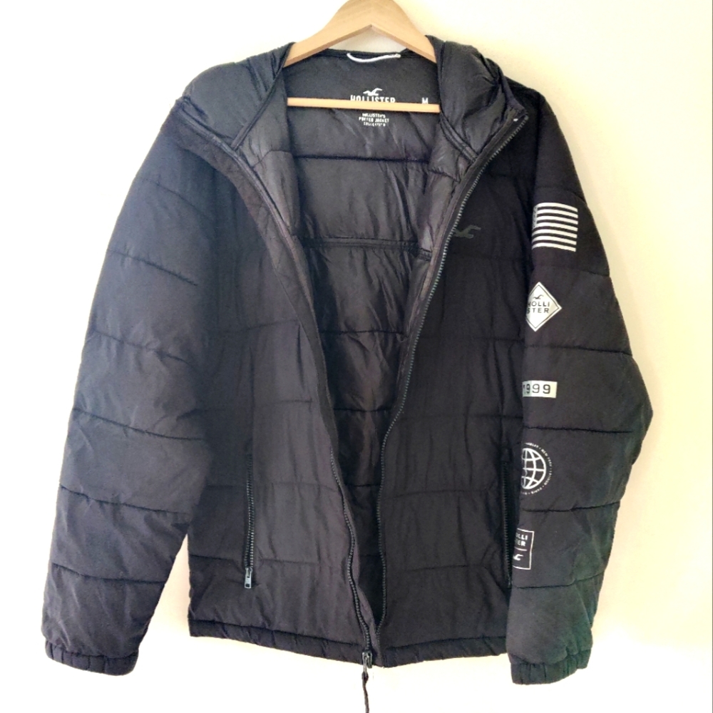 Hollister Men's Hooded Black Puffer Jacket, Size M